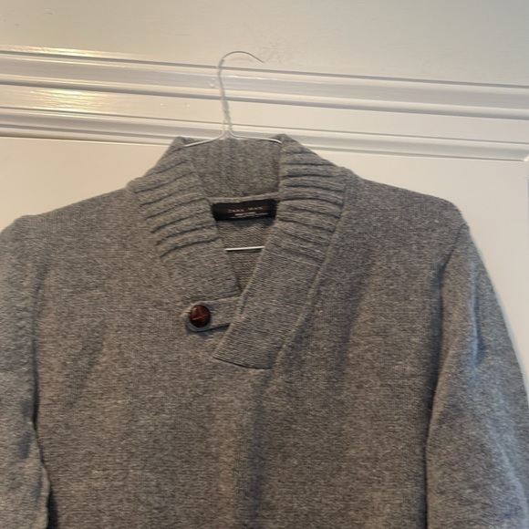 Zara men’s sport classic large size maid in Spain grey color sweater gently used - Picture 3 of 8